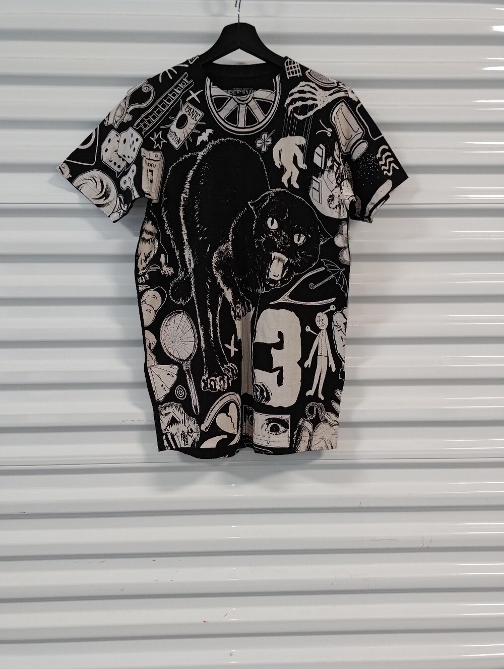 Superstitions Black Cat Jumbo Print Lucky 13 Men's Short Sleeve T-shirt M